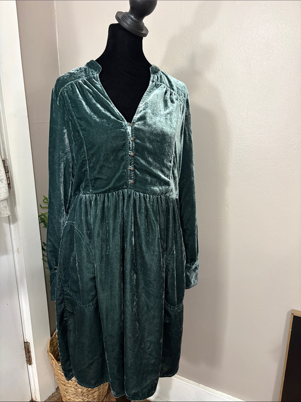 Anthro Holding Horses Boho Green Crushed Velvet Button Front Pockets Dress XS